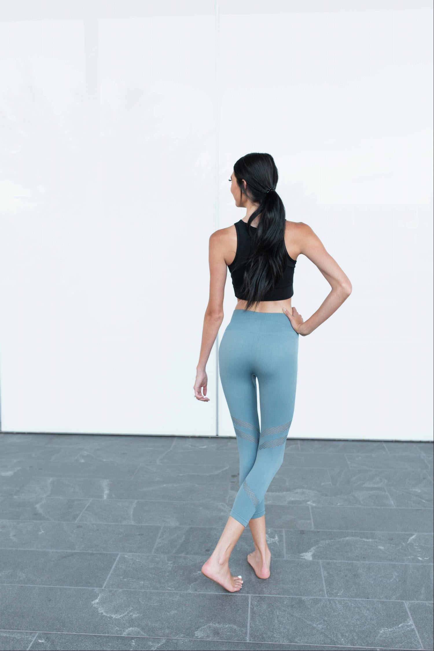 Active Vented Mesh Design Capri Fitness Leggings